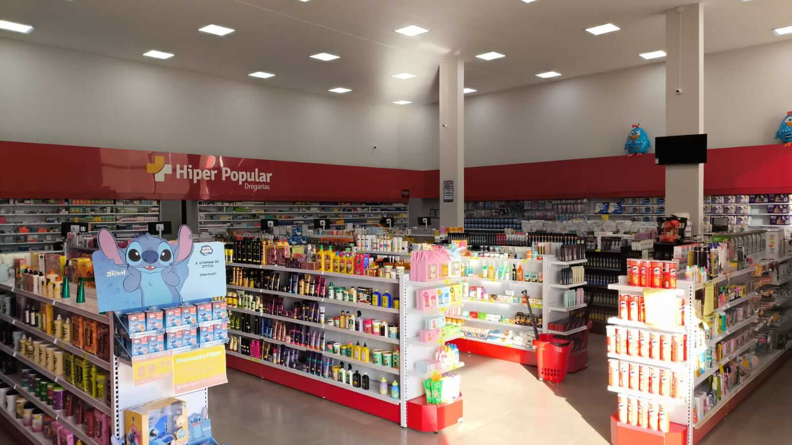 Interior da Drogaria Hiper Popular Nova Mutum